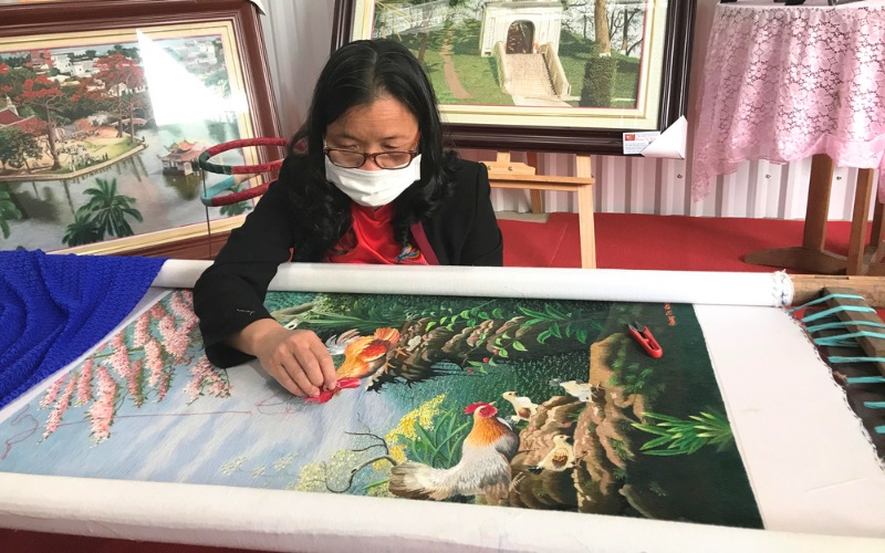 qua-tet-handmade-tranh-theu-tay