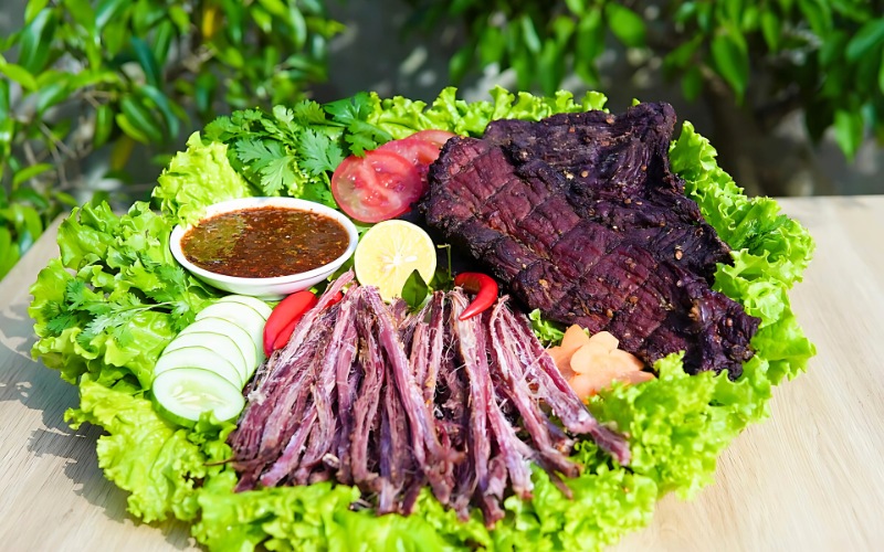 qua-tet-tay-bac-cao-cap-thit-trau-gac-bep