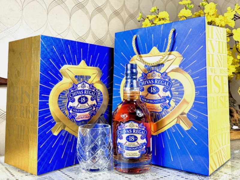 Rượu ngoại như whisky, cognac hay champagne là lựa chọn cao cấp hơn