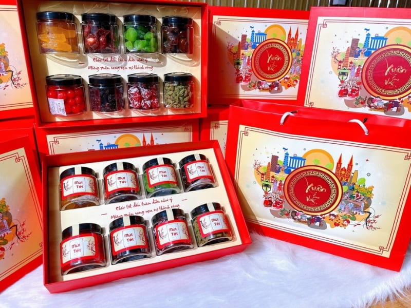 Set quà mứt Tết trái cây gồm mứt dừa, mứt gừng, mứt quất, mứt tắc,..