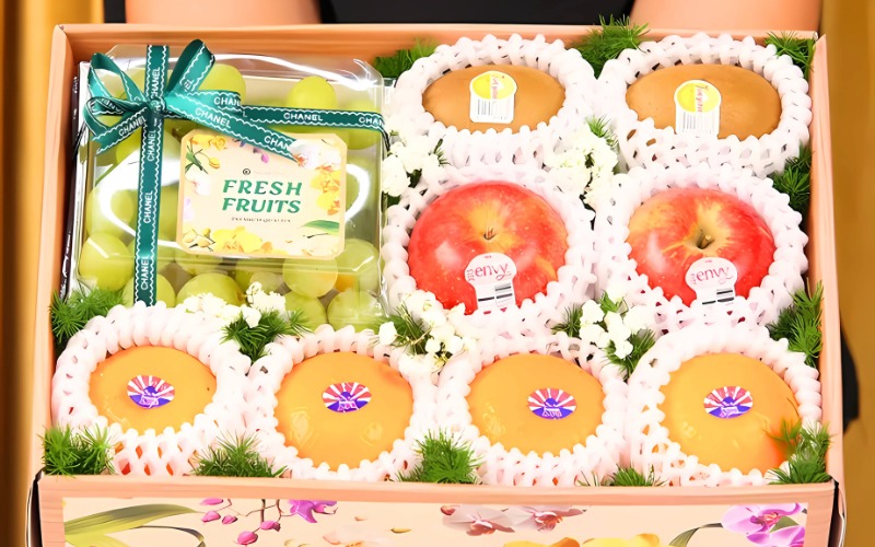 gio-qua-tet-cho-cong-nhan-hop-trai-cay