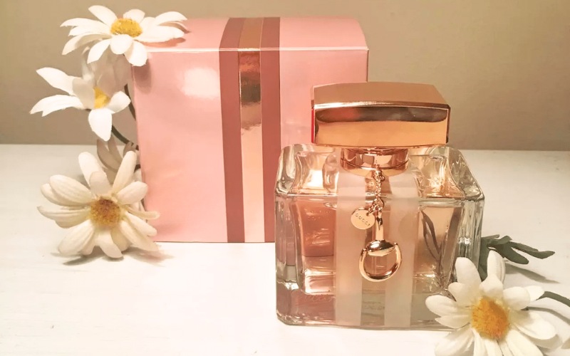 qua-tang-tet-y-nghia-cho-sep-nuoc-hoa-nu